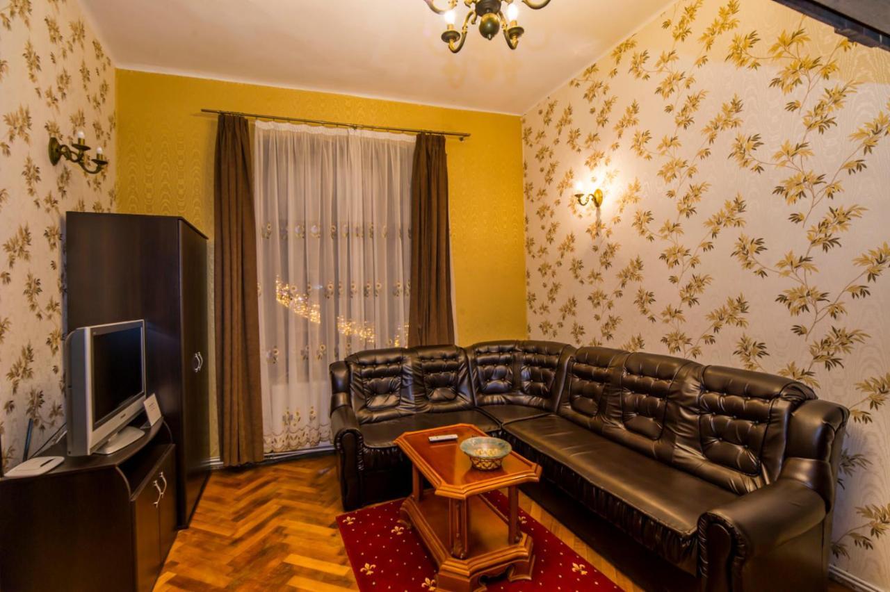 Aristocrat Vintage Apartment Брашов Екстер'єр фото