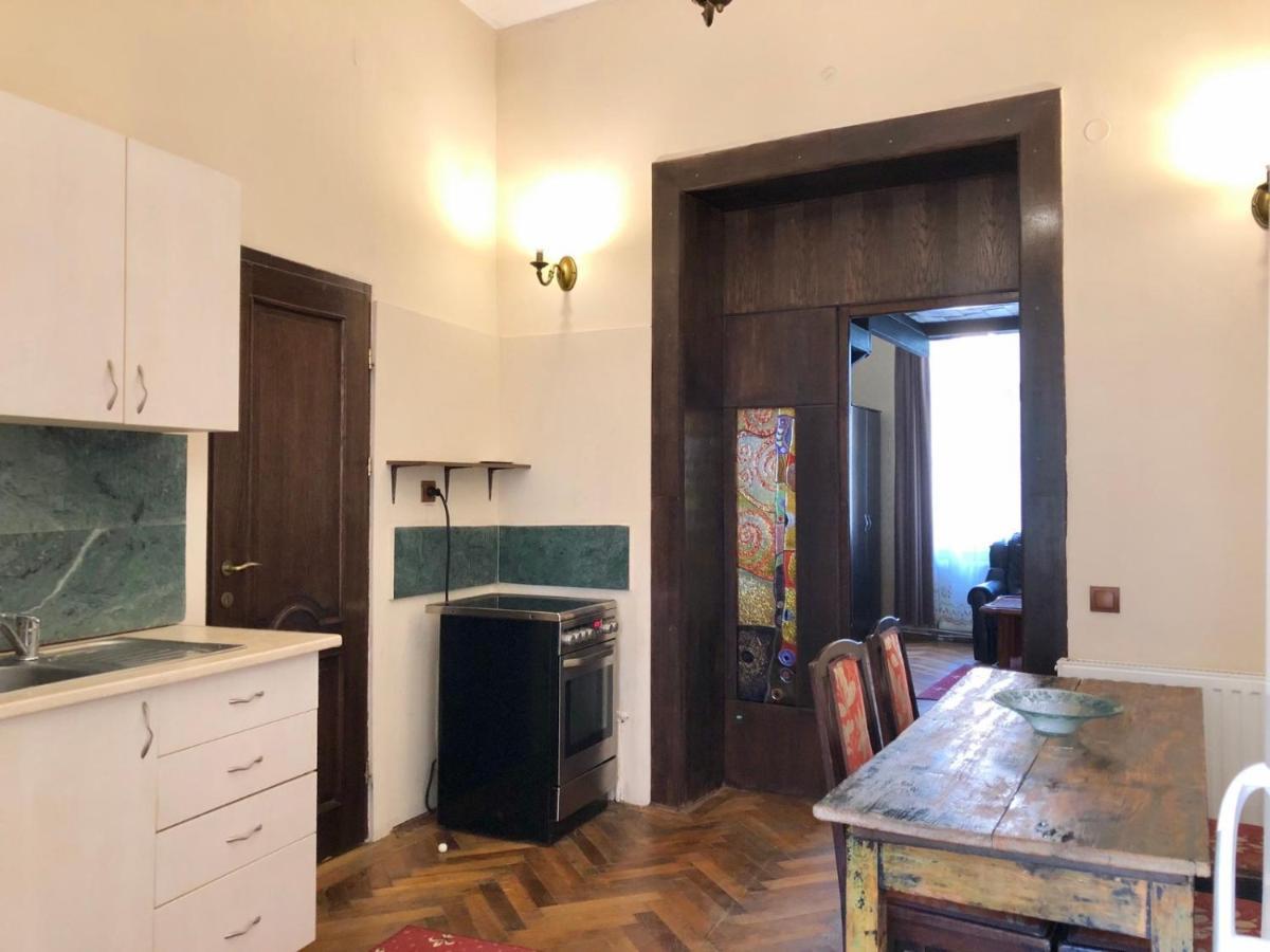 Aristocrat Vintage Apartment Брашов Екстер'єр фото
