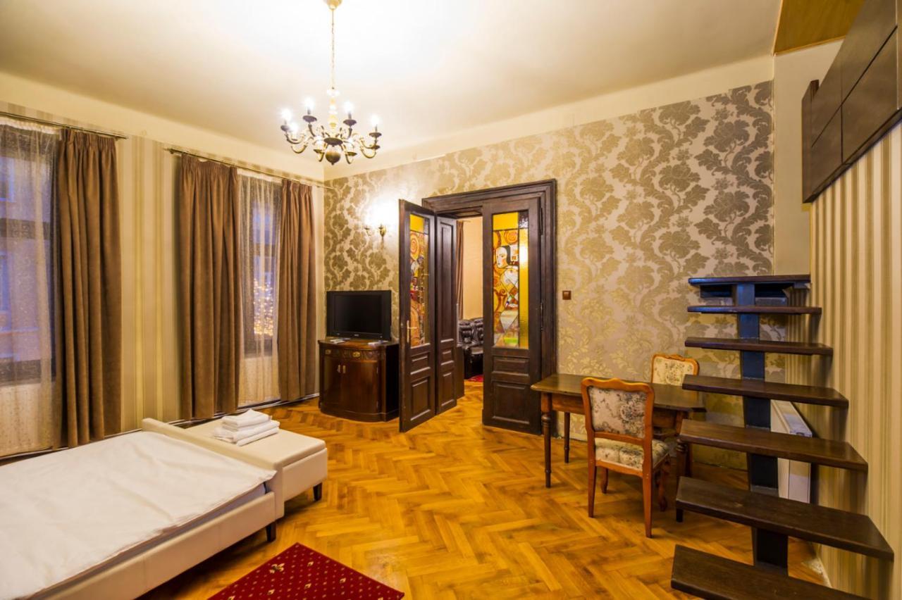 Aristocrat Vintage Apartment Брашов Екстер'єр фото