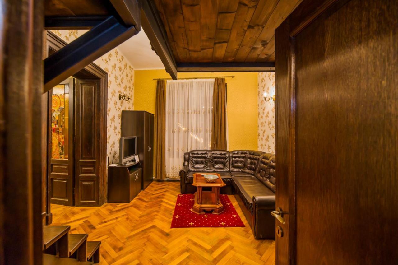 Aristocrat Vintage Apartment Брашов Екстер'єр фото
