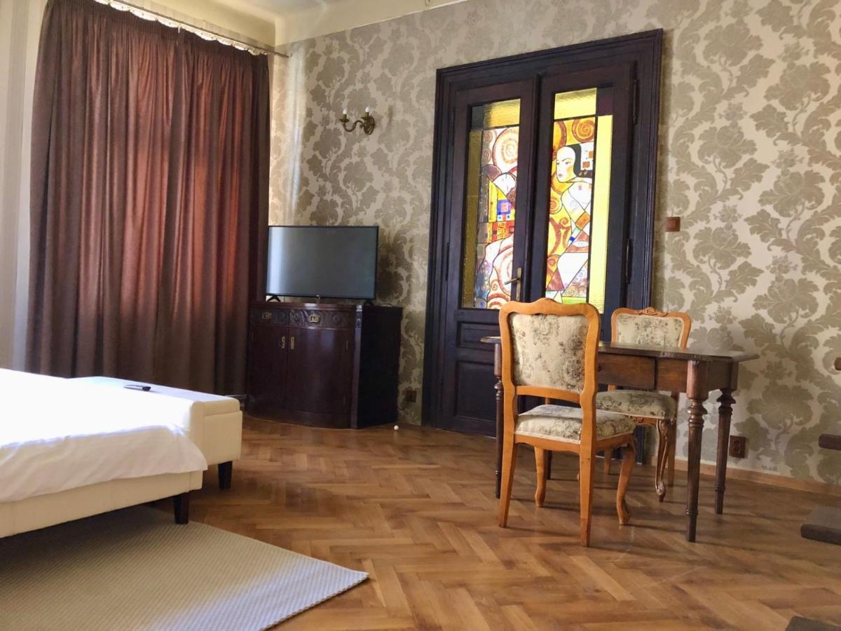 Aristocrat Vintage Apartment Брашов Екстер'єр фото