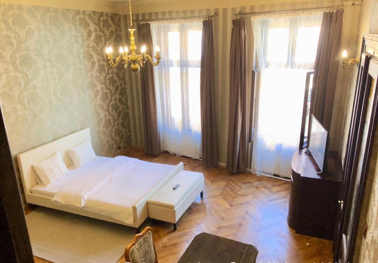 Aristocrat Vintage Apartment Брашов Екстер'єр фото