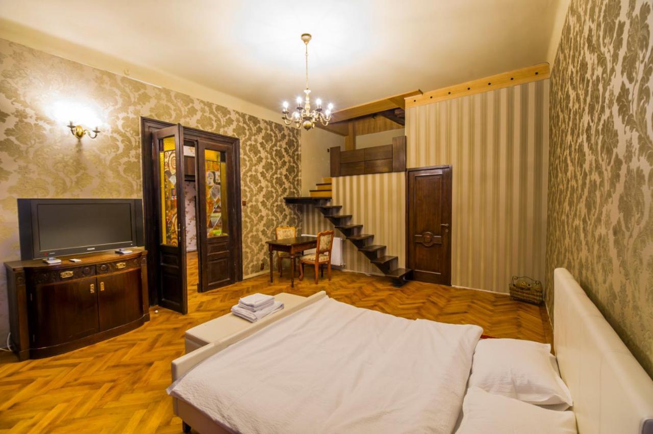 Aristocrat Vintage Apartment Брашов Екстер'єр фото