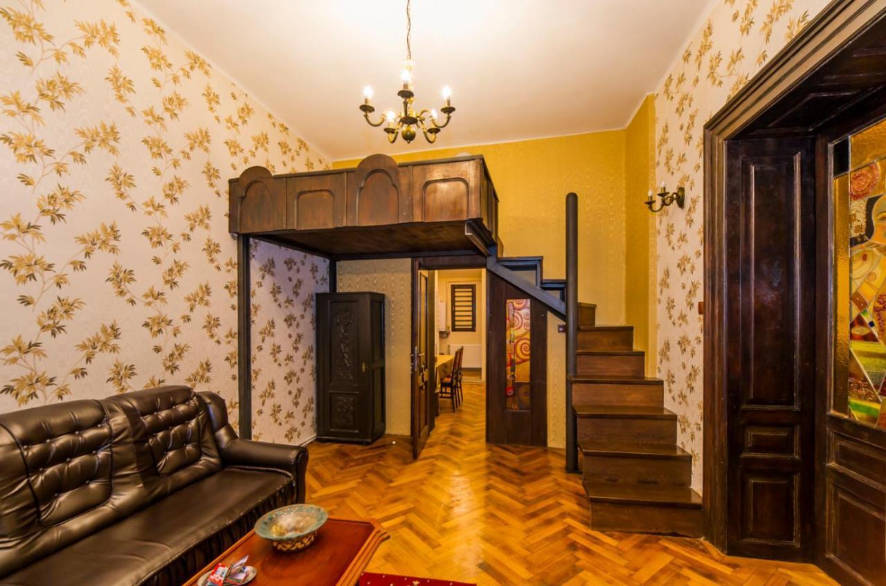 Aristocrat Vintage Apartment Брашов Екстер'єр фото