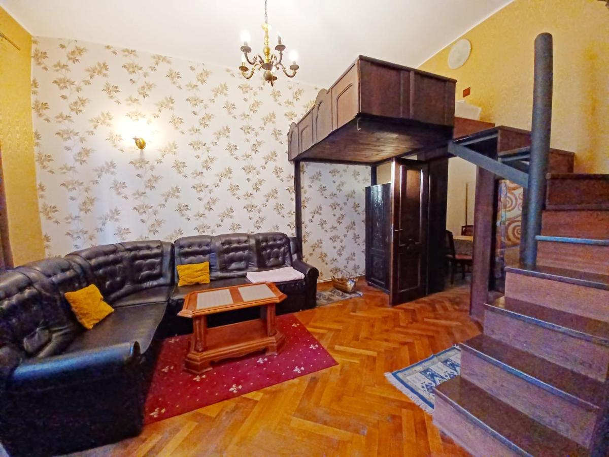 Aristocrat Vintage Apartment Брашов Екстер'єр фото